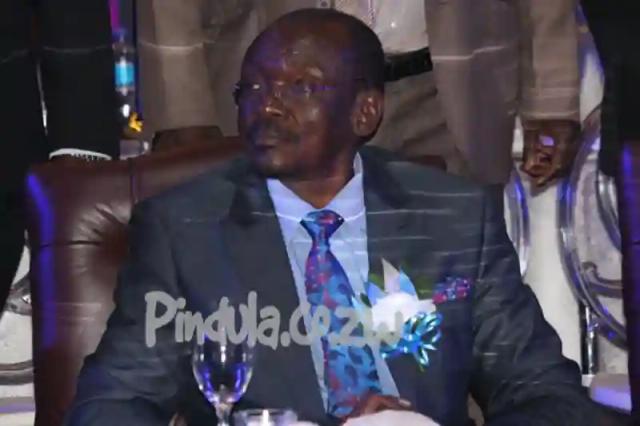 Former VP Kembo Mohadi Embarrassed In Masvingo