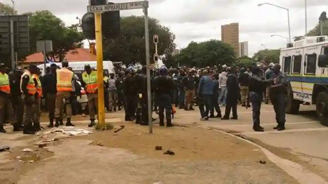 SA Businesses Under Heavy Guard In Nigeria Today As Protesters Vow To Loot Them In Retaliation