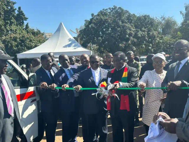 President Mnangagwa Commissions Medical Equipment, Ambulances At Parirenyatwa