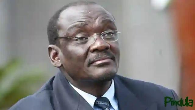 VP Mohadi Hands Over $300k Cheque To Victoria Falls Municipality